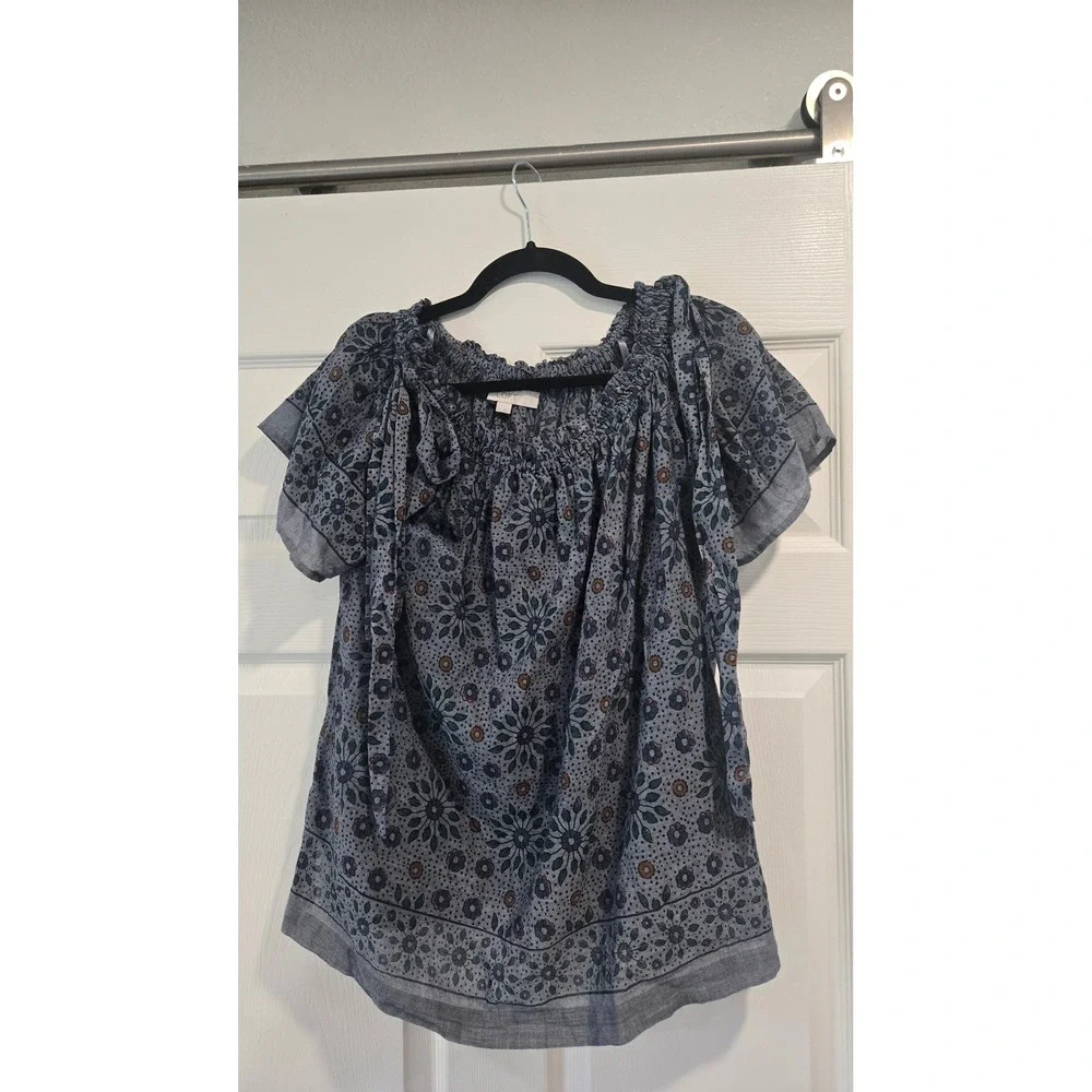 LOFT Off The Shoulder Floral Print Smocked Neck Blouse Top Womens Size Medium‎